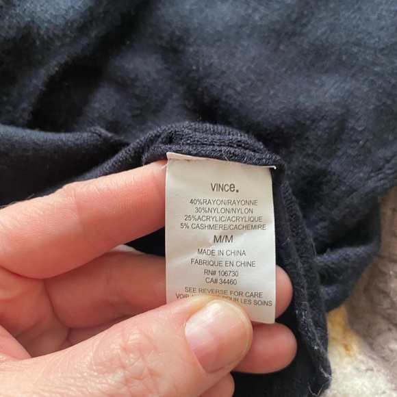 Vince Cashmere Blend Sweater Size Medium Navy Blue - Picture 4 of 4